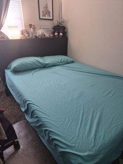 Queen memory foam bed