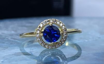 $300 Yellow Gold w Zirconia Fashion Ring