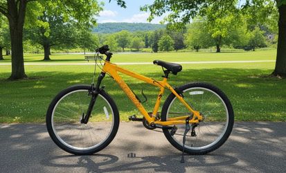26” Specialized Rockhopper Yellow Mountain Bike! Works great just needs new tubes and tires. Retails $650+