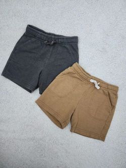 ✅️ Toddler Boy 2pc Shorts w/Pockets• Size 2T• Good Condition• $10firm