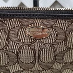Wristlet 