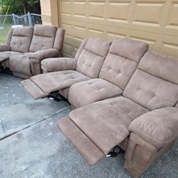 2 Set Brown Recliner Sofas 300 OBO
