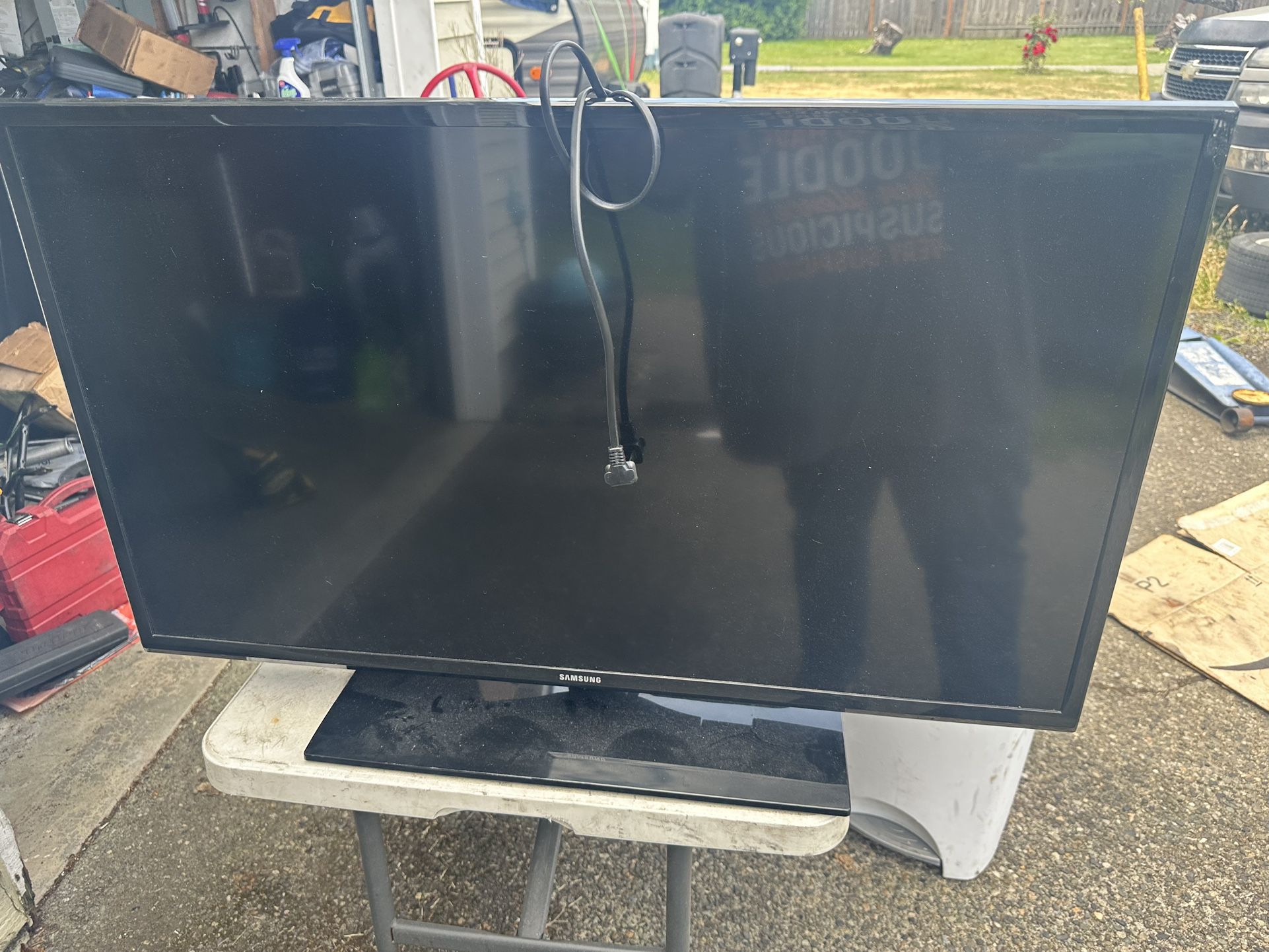 43” LCD Samsung Tv