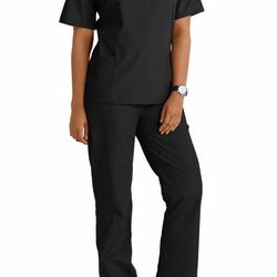 $5 Womens scrub sets (shirt & pants) 3 pairs - 2 large black sets and Medium green - nurse cna