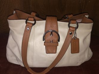 💥*REAL* coach carryall soho signature white leather shoulder bag💥