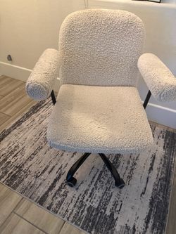 Cream Upholstered Office Chair