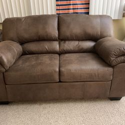 Signature Design Bladen-Coffee Loveseat