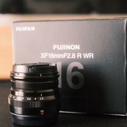 Fujifilm XF 16mm f/2.8 R WR Lens (Black)