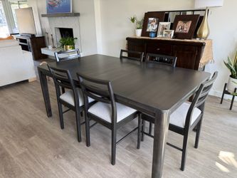 Bassett Dining Table Set