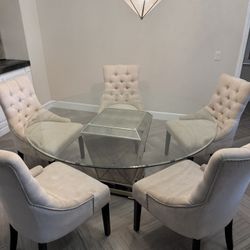 A Full Set Of Round Dining Table  and 5 Chairs 