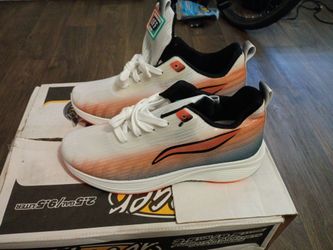 Walking Shoes 👟 Size 7-8 women's