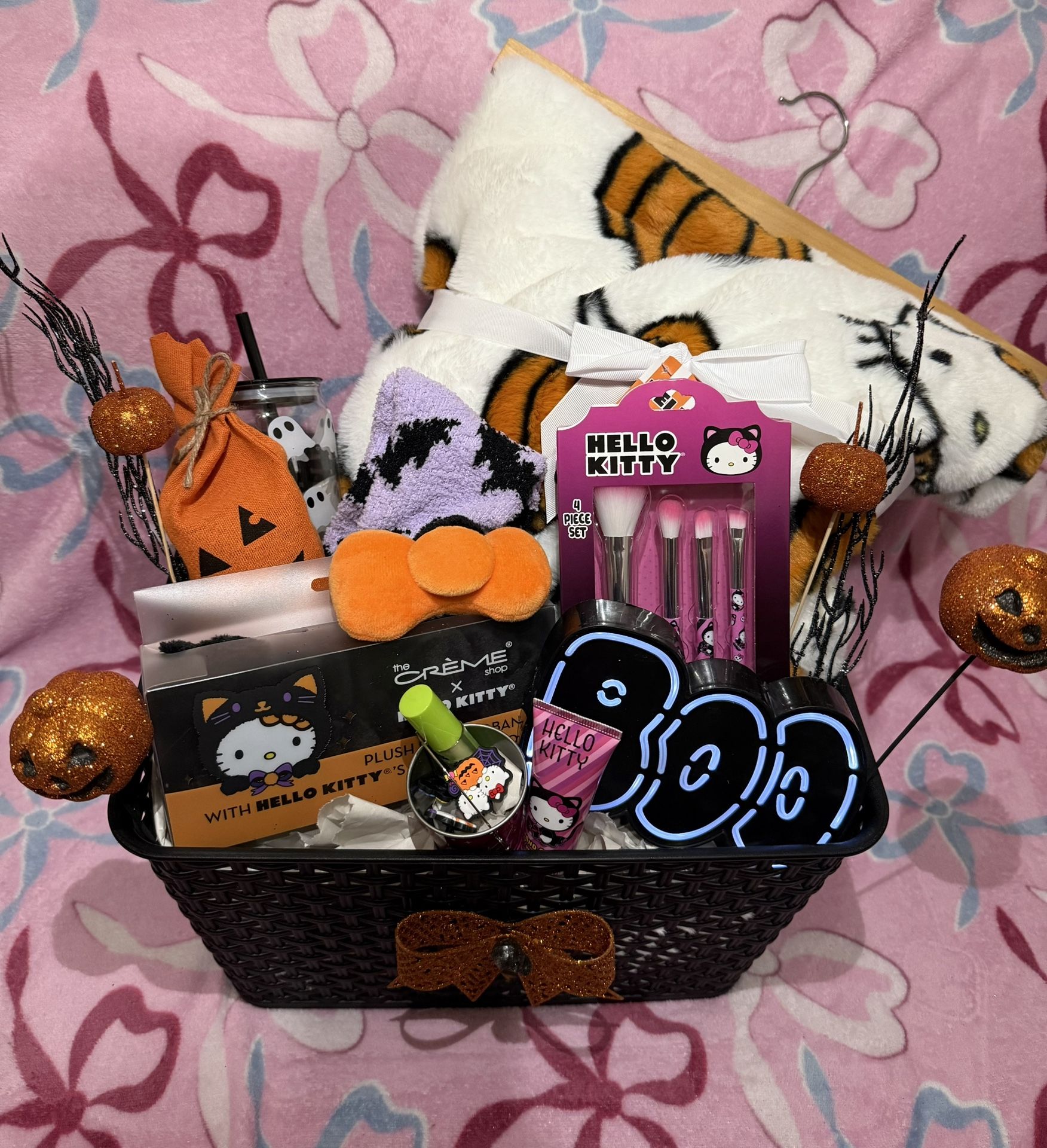 hello kitty spooky basket