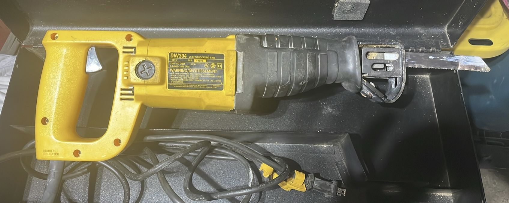 DeWalt DW304 Corded Reciprocating Saw METAL CASE - Main Image