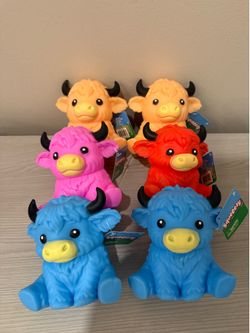 Squeeezy Highland Cow Squishies – Brand New