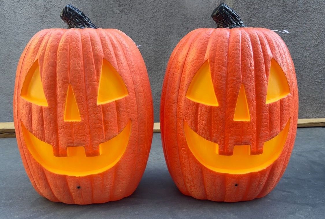 HALLOWEEN PUMPKINS LIGHT UP AND SCARY SOUNDS