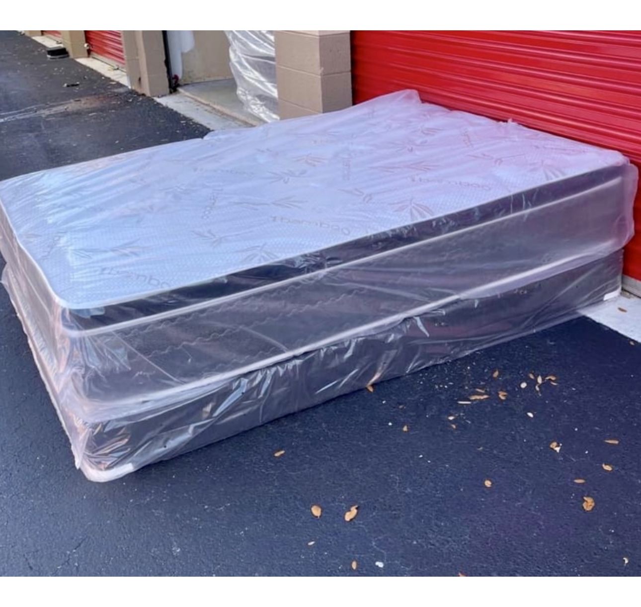 NEW Mattress Queen Size Pillowtop With Box Spring // Offer 🚚