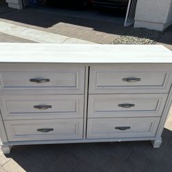 White 6 Drawer Dresser