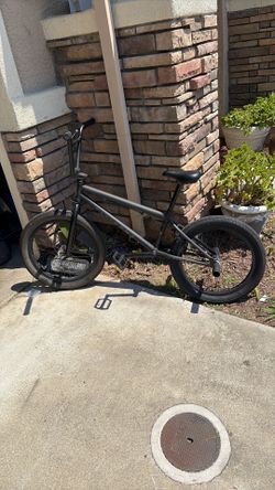 ELITE BMX 20 inch bike excellent condition