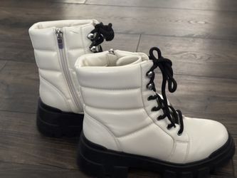 Marc Fisher BRAND NEW White Combat Boots Size 6 