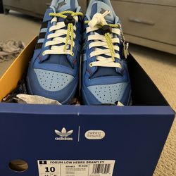 Adidas Sneakers 
