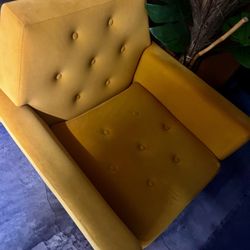 Super Comfortable Armchair - Original Price $250
