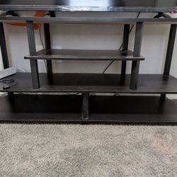 Detachable TV stand