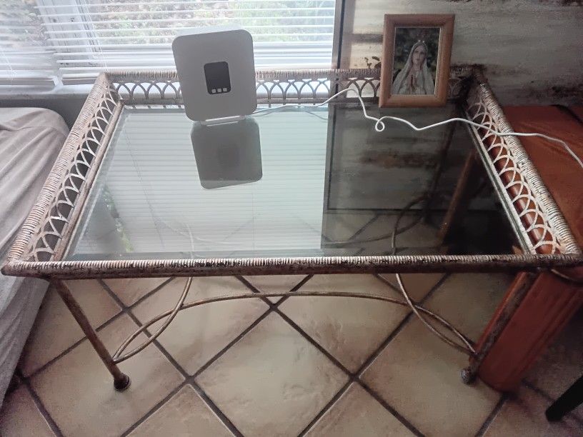 Decorative Glass Middle Or End Table For Living Room Family Room