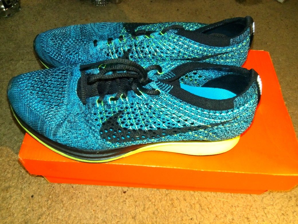 Nike Flyknit Racer women's size 7