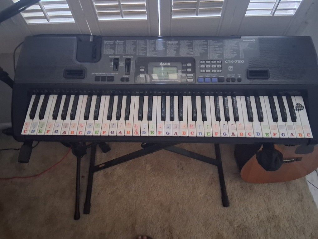 Casio Electric Keyboard