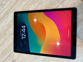 Apple iPad Pro 12.9" 2nd Gen (Model A1671 Wi-Fi + Cellular) 64GB