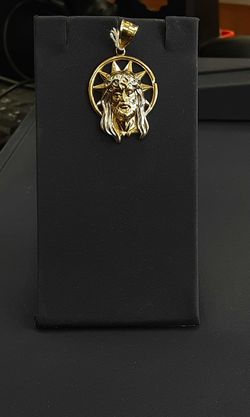 Religious Pendant - Yellow Gold 10k (.417) 3.1 grams