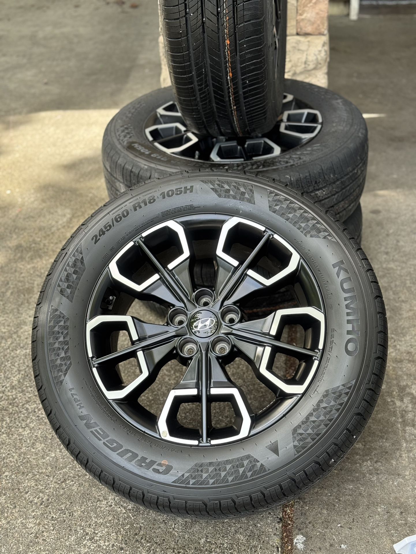 Hyundai Kia wheels tires SUV NEW