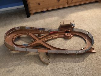 CARS Lightning McQueen Crazy Eight Track