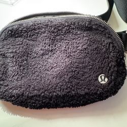 Lululemon Black Fleece With Silver Hardware  1 Liter Everywhere Belt Bag 