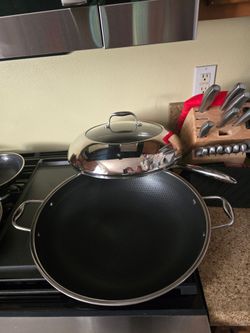 HexClad 14" Wok Pan Deep with lid, light use