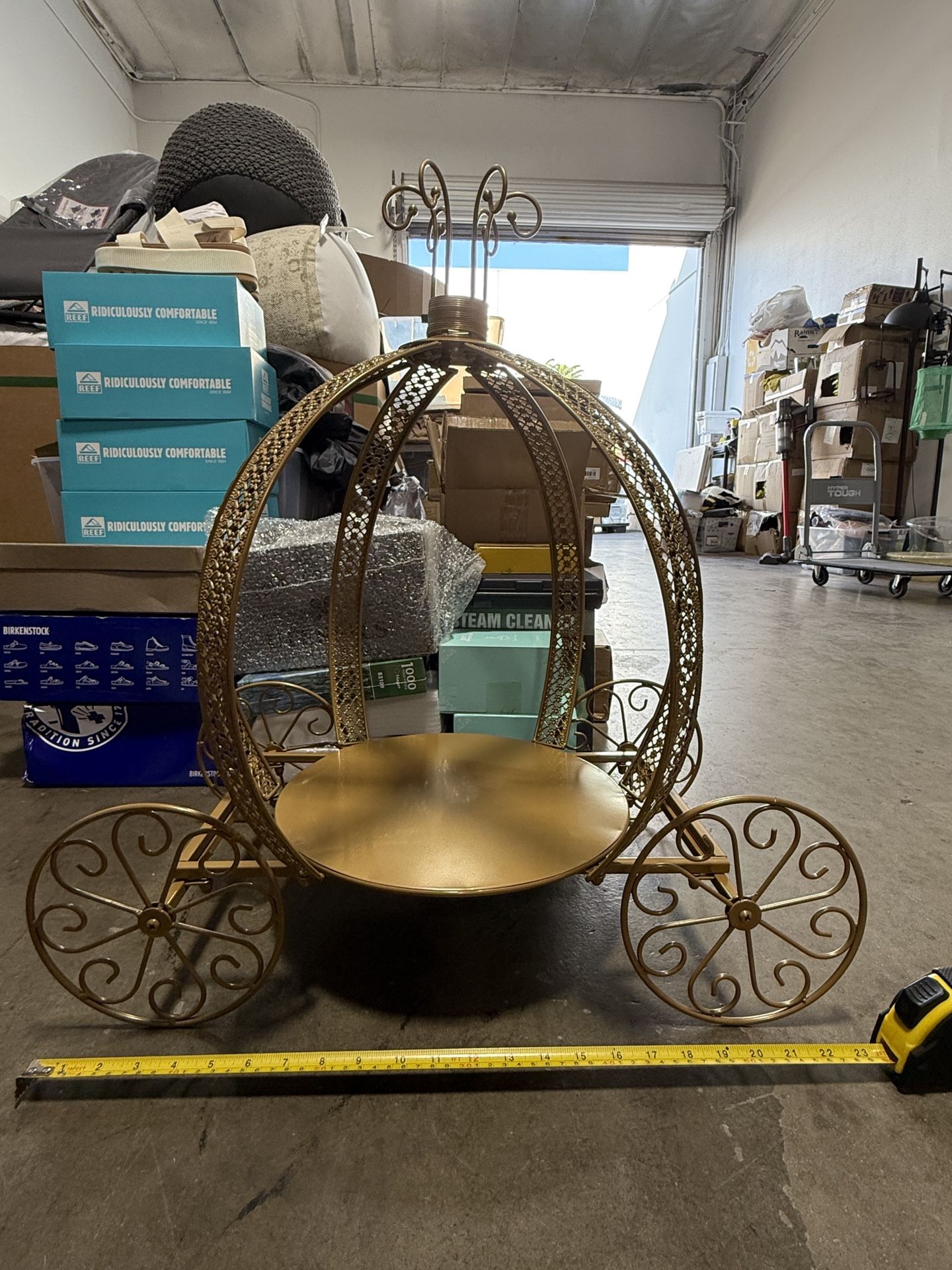 Carriage Cake Stand (Gold)