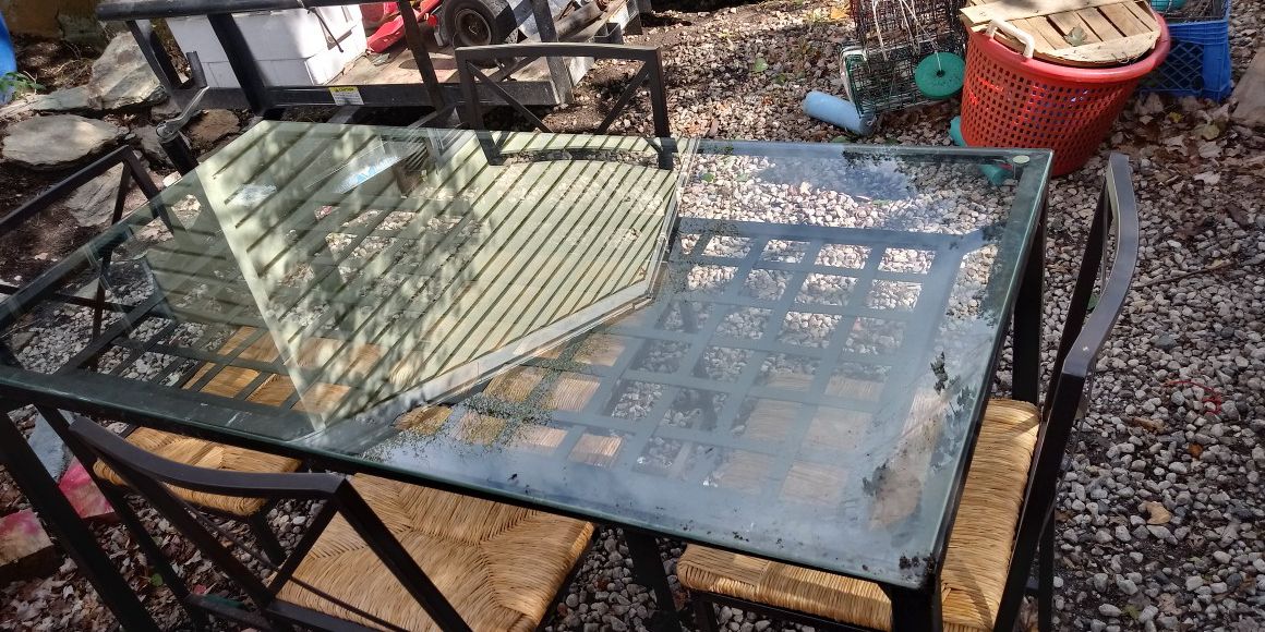 Glass table top in great shape chairs very clean