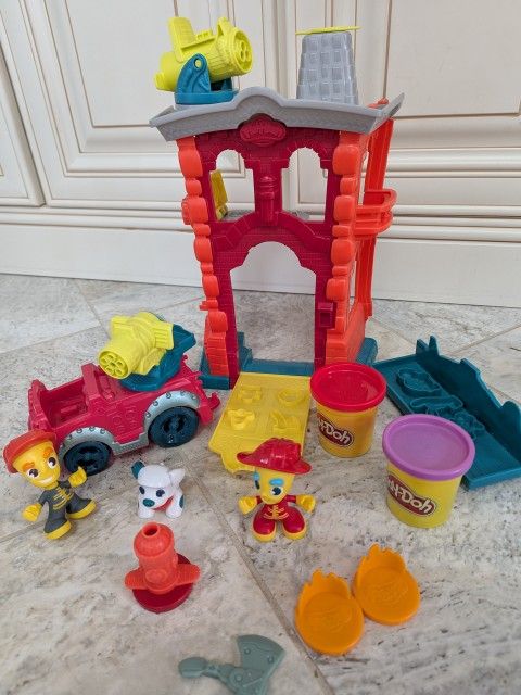 Play-Doh Town Firehouse And Fire Truck Playset With Figures