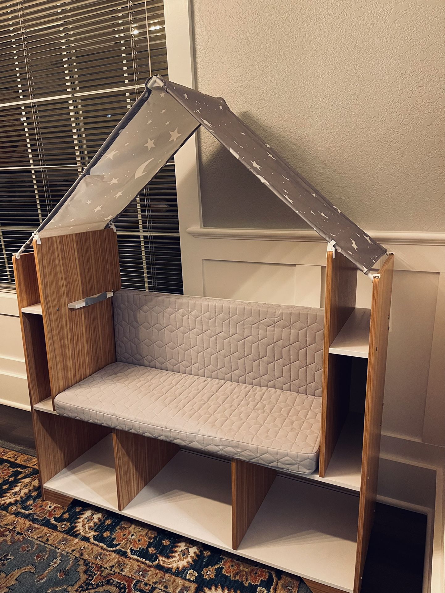 PENDING KidKraft Little Dreamer Deluxe Reading Nook Bookcase Bench - EUC