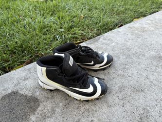 Nike huarache boys cleats