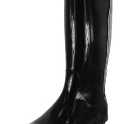 Woman’s Ugh Rain Boots 