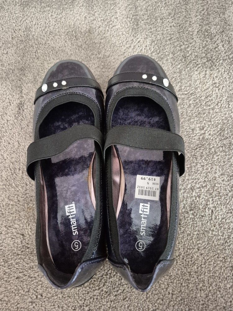 Beautiful Shoes For Girls It's Brand New