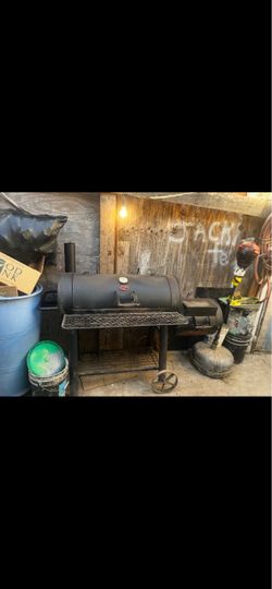 Char-Griller Competition Pro Barrel Grill and Offset Smoker