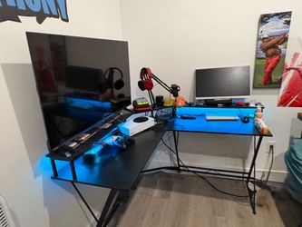 Gaming desk