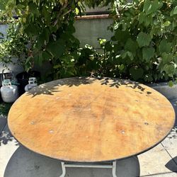 Free! Foldable Round Table 