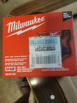 Milwaukee m12 staple gun