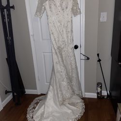 Almost new wedding dress!