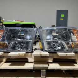 2017 RAM 2500 OEM Halogen Headlights