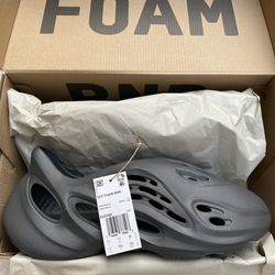 adidas Yeezy Foam Runner Carbon Gray IG5349