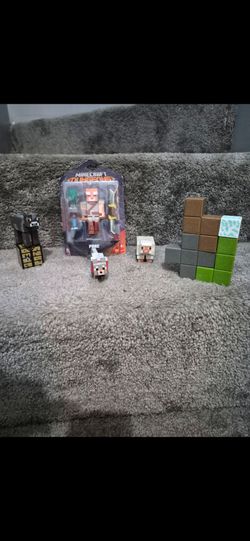 Minecraft Figures and Blocks Bundle
